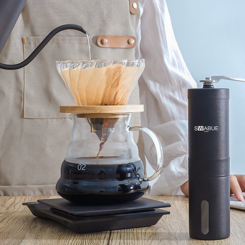 Ensemble de café maison 5 pièces : bouilloire de 500 ml, ensemble de filtres en verre, moulin, balance de précision et filtre.